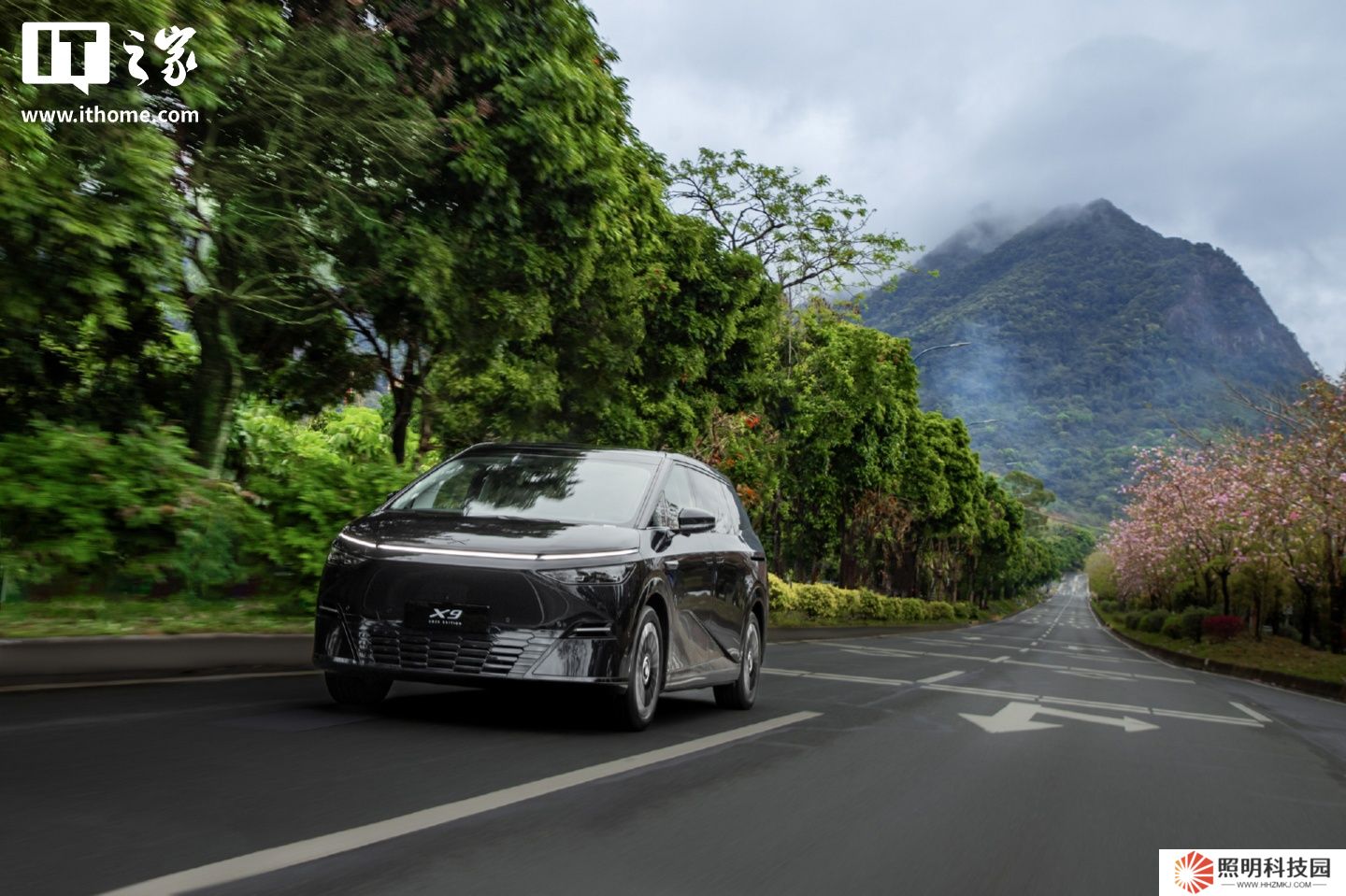 2025 款小鵬 X9 實(shí)車官圖公布，明日全球首秀并開啟預(yù)售